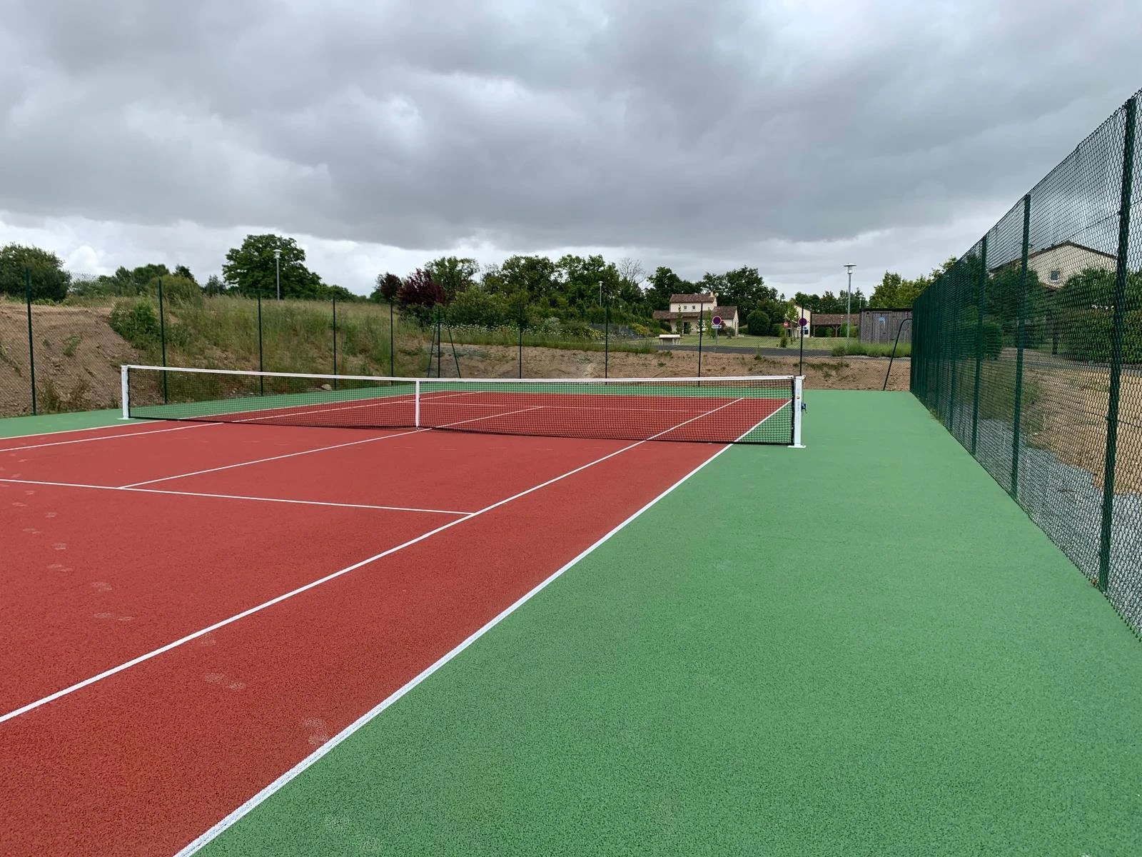 Terrain De Tennis En Quick